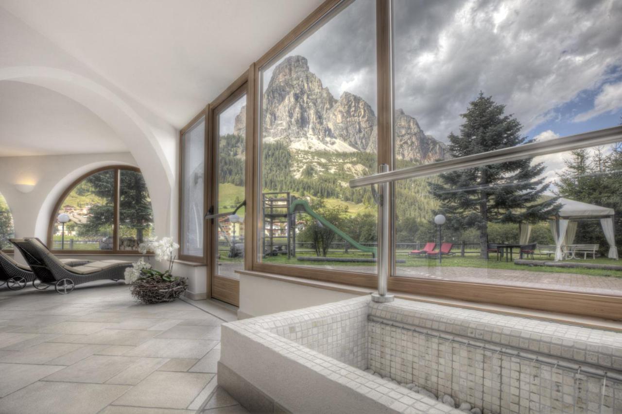 Hotel La Tambra Corvara In Badia Eksteriør billede